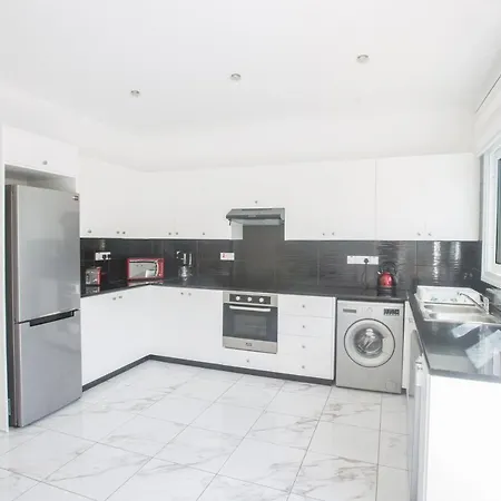 Ferienhaus Broadway Protaras